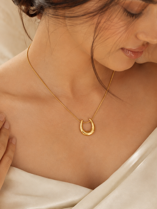 U-shape 18K Gold Plated pendant