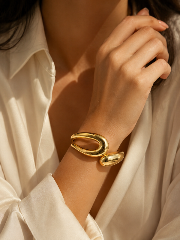 Pebble Loop 18K Gold Plated Bangle